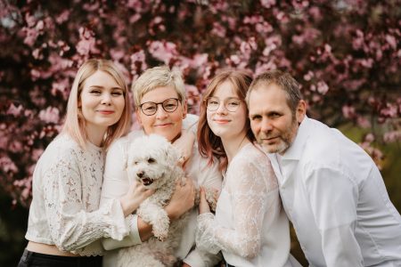 Familienshooting in den rosa Kirschblüten